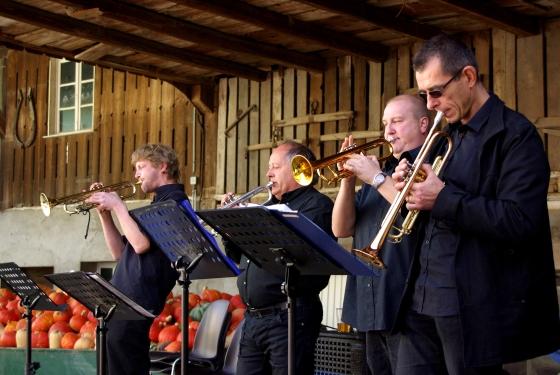 kbb_holtzwhir_09-09_1